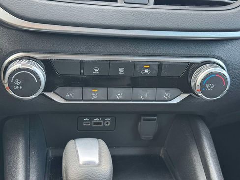 Used 2025 Nissan Altima 2.5 S FWD image 27