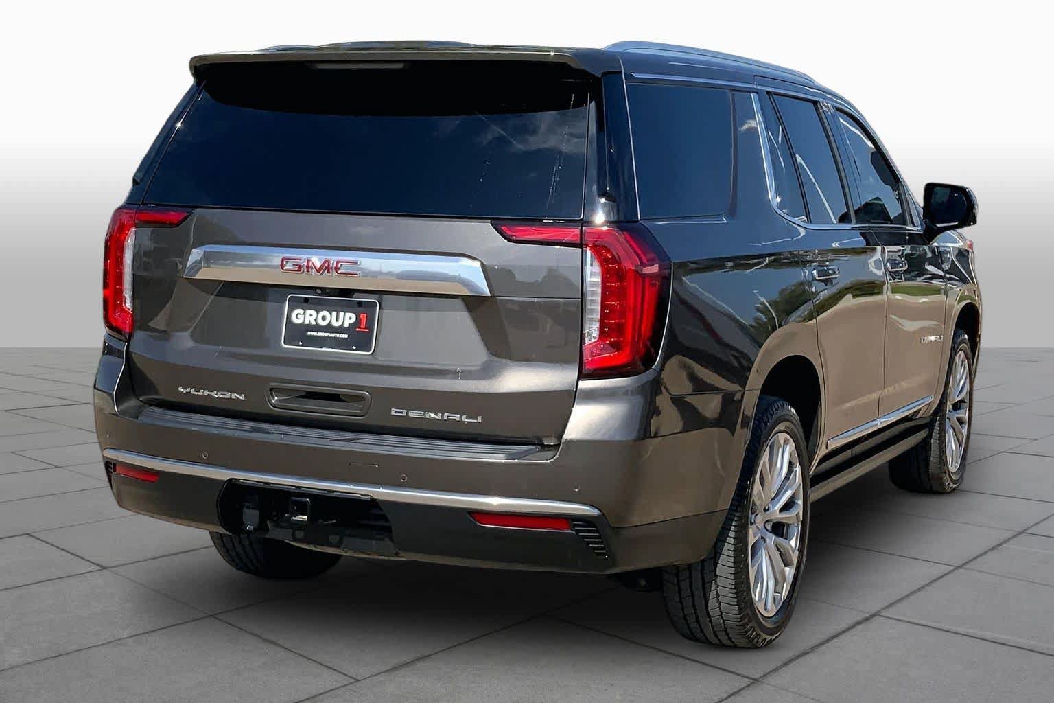 Used 2021 GMC Yukon Denali w/ Denali Premium Package AWD/4WD image 12