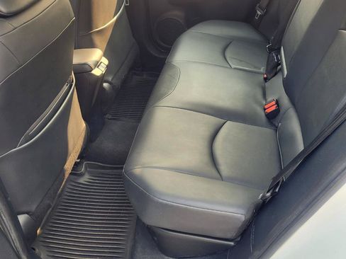 Used 2022 Toyota Prius Prime XLE FWD image 30
