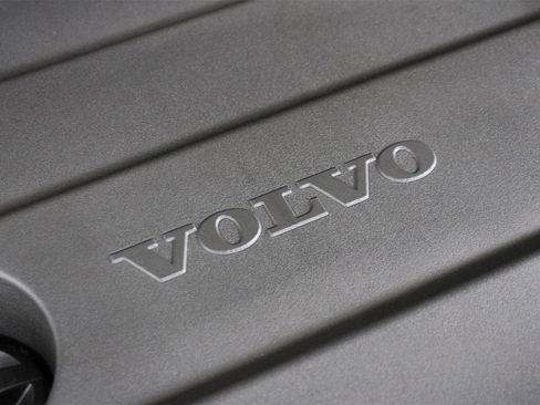 Used 2026 Volvo XC40 B5 Ultra w/ Climate Package image 25