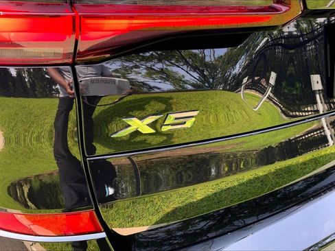 Used 2023 BMW X5 xDrive40i w/ M Sport Package AWD/4WD image 9