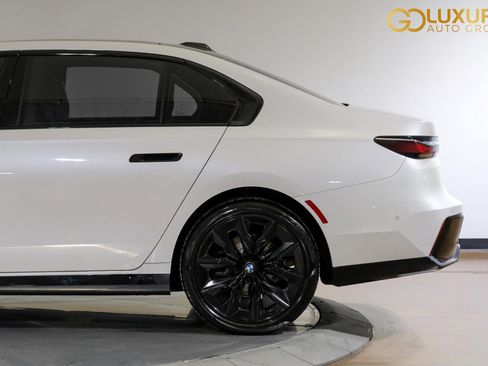 Used 2024 BMW 740i w/ Premium Package 2 image 18