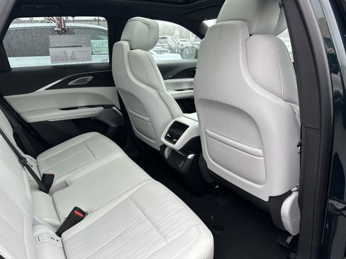 Used 2024 Cadillac Lyriq Sport image 17