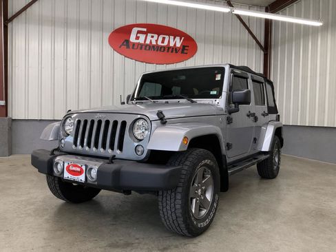 Used 2015 Jeep Wrangler Unlimited Sport AWD/4WD image 6