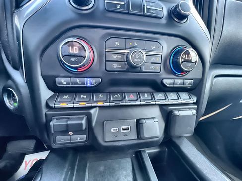 Used 2019 Chevrolet Silverado 1500 LTZ w/ LTZ Premium Package image 18