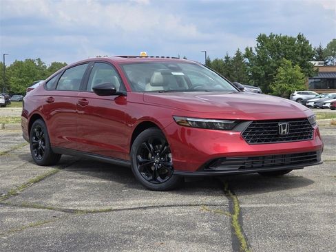 New 2025 Honda Accord SE image 2