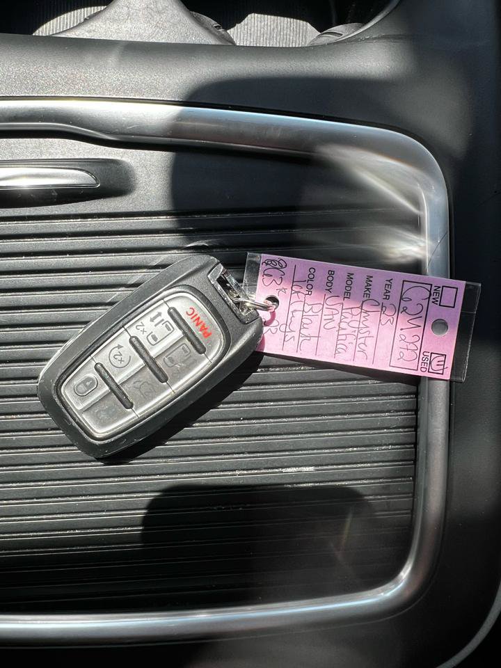 Used 2023 Chrysler Pacifica Touring-L FWD image 34