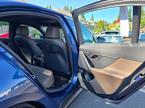 Used 2026 BMW i5 eDrive40 image 13