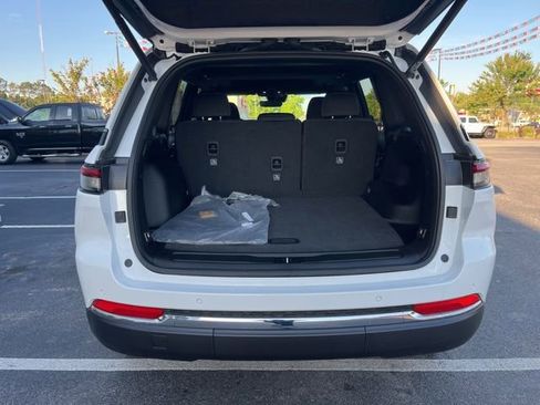 New 2026 Jeep Grand Cherokee Laredo X AWD/4WD image 22