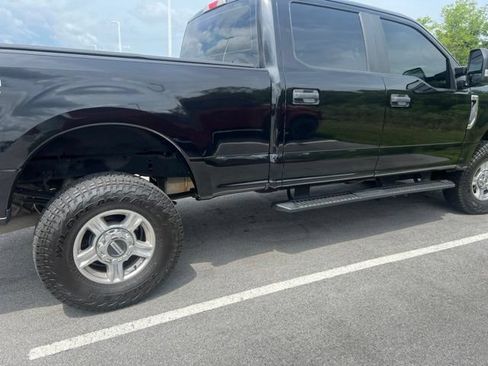 Used 2018 Ford F250 XL w/ STX Appearance Package AWD/4WD image 9
