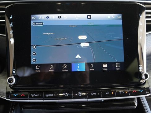 Used 2024 Jeep Wagoneer L Series II w/ Flexible Seating Group image 19