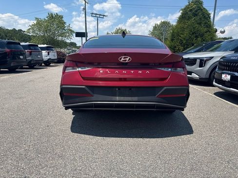 Used 2024 Hyundai Elantra SEL FWD image 4