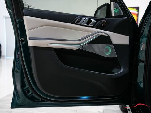 Used 2025 BMW ALPINA XB7 image 42