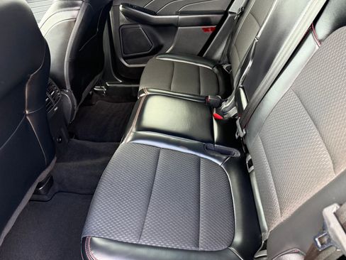 Certified 2025 Ford Escape ST-Line Select AWD/4WD image 18