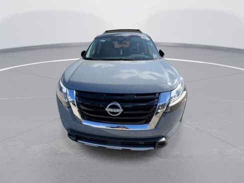 Certified 2024 Nissan Pathfinder Platinum image 3
