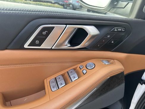 Used 2023 BMW X7 xDrive40i w/ Premium Package image 20