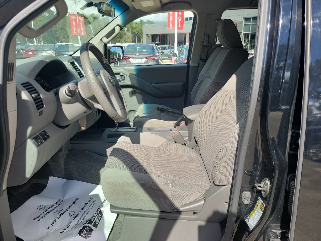 Used 2012 Nissan Frontier SV RWD image 16