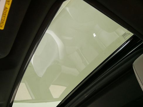 Used 2026 Toyota Camry SE AWD/4WD image 32