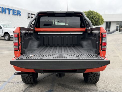 Used 2025 Nissan Frontier PRO-4X w/ Pro Convenience Package image 9