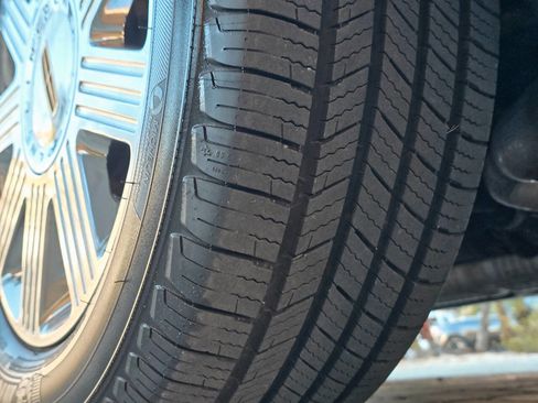 Used 2003 Lincoln Town Car Cartier image 58