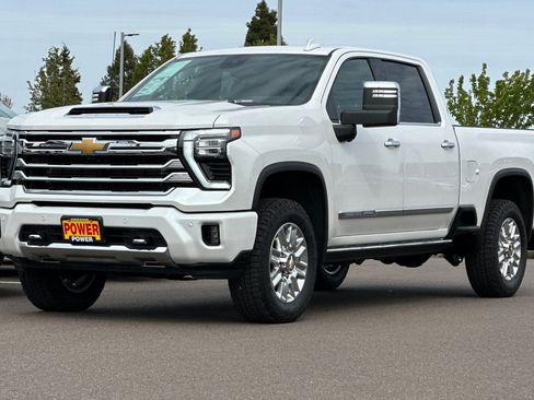 Used 2024 Chevrolet Silverado 3500 High Country w/ Technology Package AWD/4WD image 8