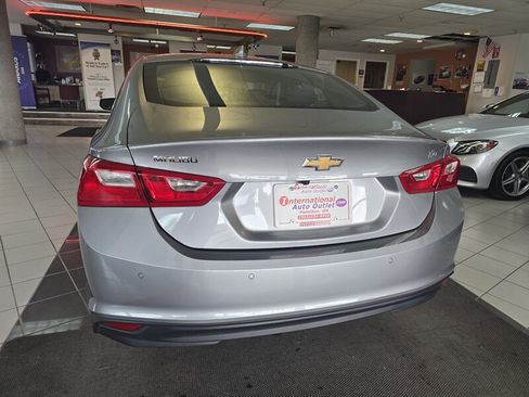 Used 2025 Chevrolet Malibu LT image 5