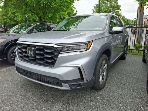 Used 2023 Honda Pilot EX-L image 3