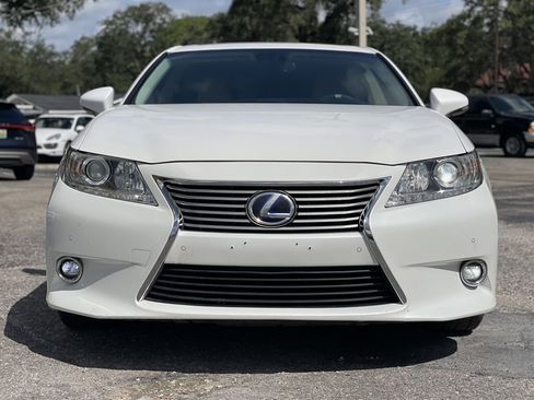 Used 2015 Lexus ES 300h w/ Navigation System Package FWD image 8