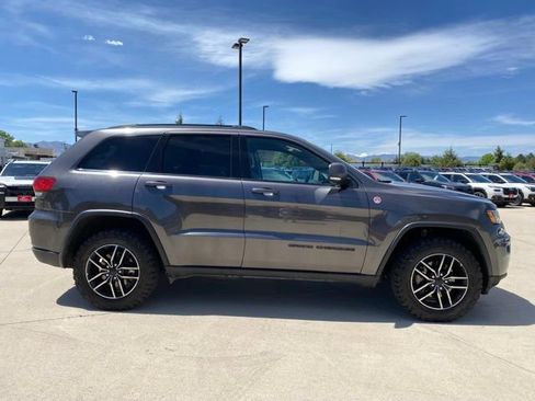 Used 2019 Jeep Grand Cherokee Trailhawk AWD/4WD image 6