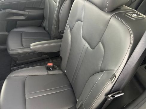 Certified 2025 Kia Sorento SX FWD image 26