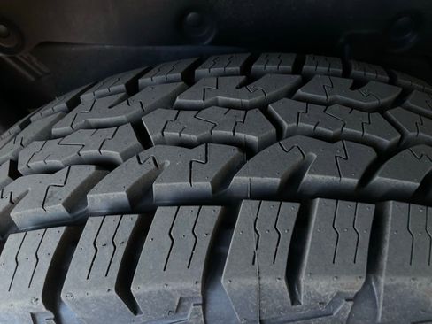 Used 2022 Jeep Wrangler Unlimited Sport image 19