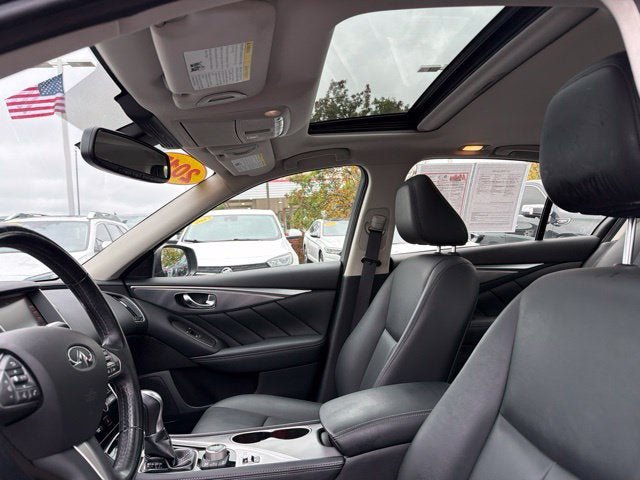 Used 2017 INFINITI Q50 Signature Edition w/ All Weather Package (L93) AWD/4WD image 13