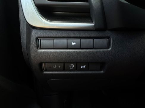 Used 2026 Nissan Rogue SV FWD image 22