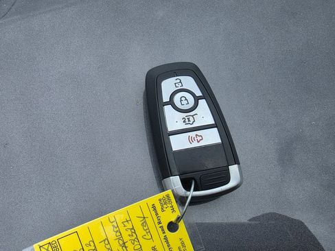 Used 2023 Ford Explorer XLT AWD/4WD image 10