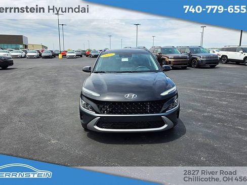 Used 2022 Hyundai Kona Limited w/ Winter Weather Package AWD/4WD image 2