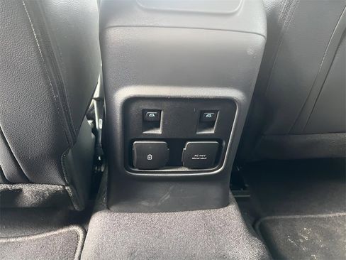 Used 2023 Ford Bronco Wildtrak image 39