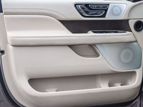 Used 2020 Lincoln Navigator L Reserve w/ Luxury Package image 20