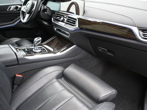 Used 2020 BMW X5 xDrive40i w/ M Sport Package image 21