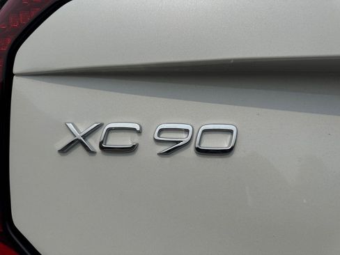New 2026 Volvo XC90 T8 Ultra w/ Protection Package Premier image 8