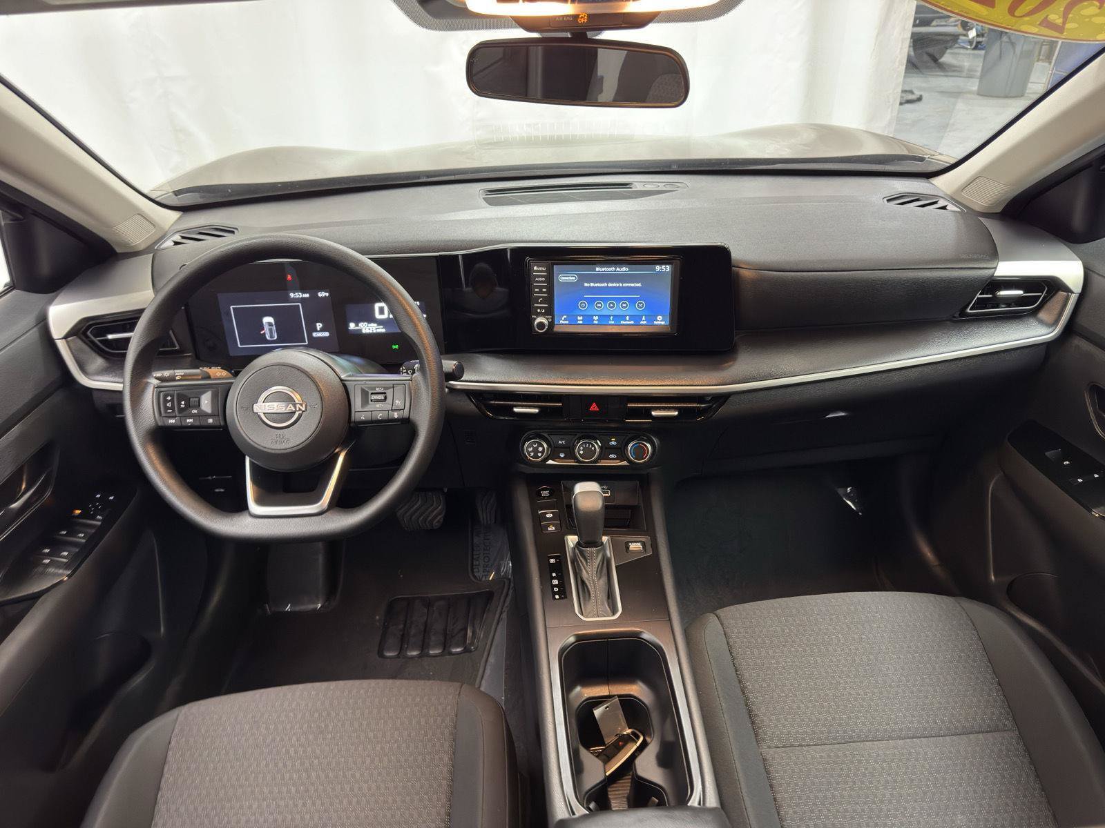 Used 2025 Nissan Kicks S AWD/4WD image 29