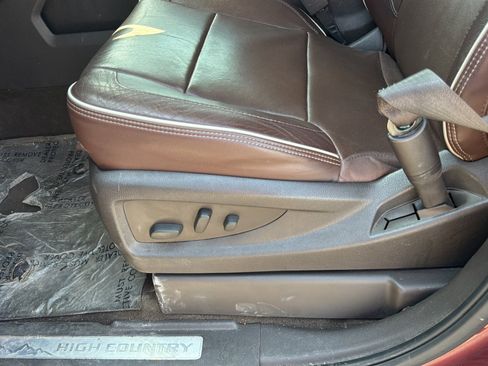 Used 2015 Chevrolet Silverado 1500 High Country w/ High Country Premium Package AWD/4WD image 21