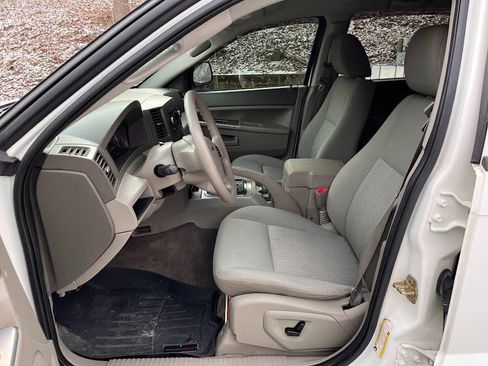 Used 2007 Jeep Grand Cherokee Laredo image 8