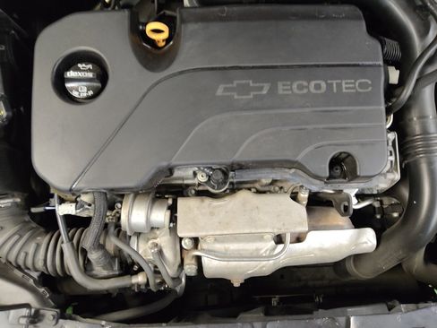 Used 2017 Chevrolet Cruze LS FWD image 30