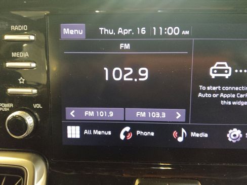 Used 2023 Kia Sorento LX FWD image 25