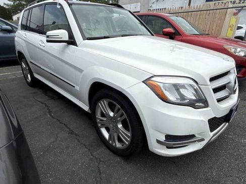 Used 2015 Mercedes-Benz GLK 350 4MATIC image 3