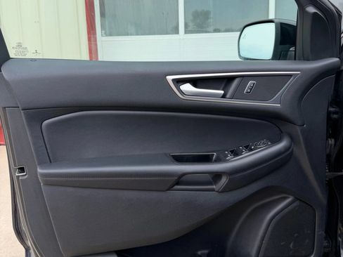 Used 2018 Ford Edge SEL w/ Equipment Group 201A AWD/4WD image 4