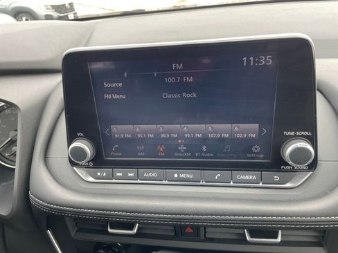 Used 2025 Nissan Rogue SV image 20