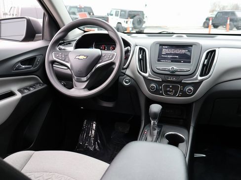 Used 2022 Chevrolet Equinox LS image 13