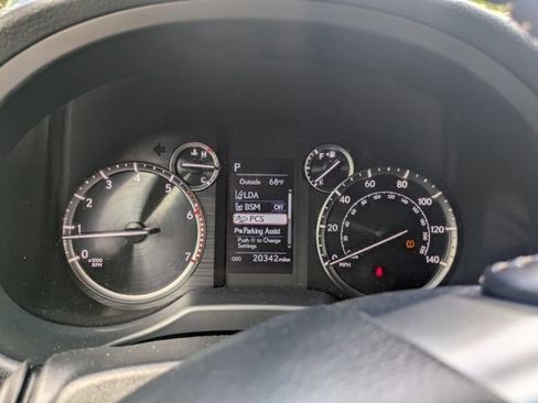 Used 2023 Lexus GX 460 Premium w/ Premium Package AWD/4WD image 25