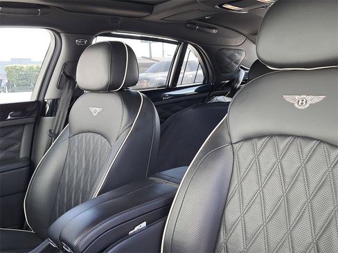 Used 2017 Bentley Mulsanne Speed image 18